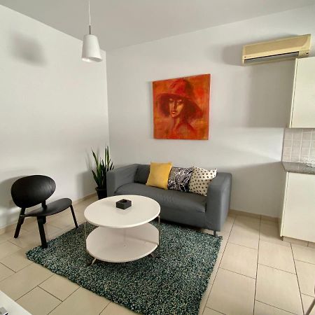 Cosy One Bedroom Apartment In Pafos Exteriör bild