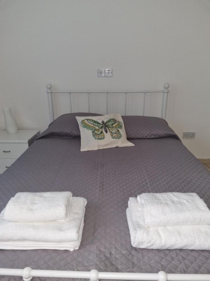 Cosy One Bedroom Apartment In Pafos Exteriör bild