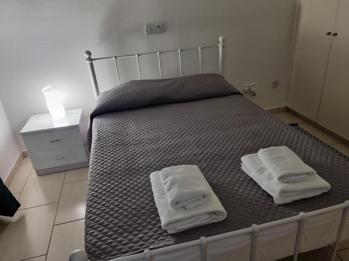 Cosy One Bedroom Apartment In Pafos Exteriör bild