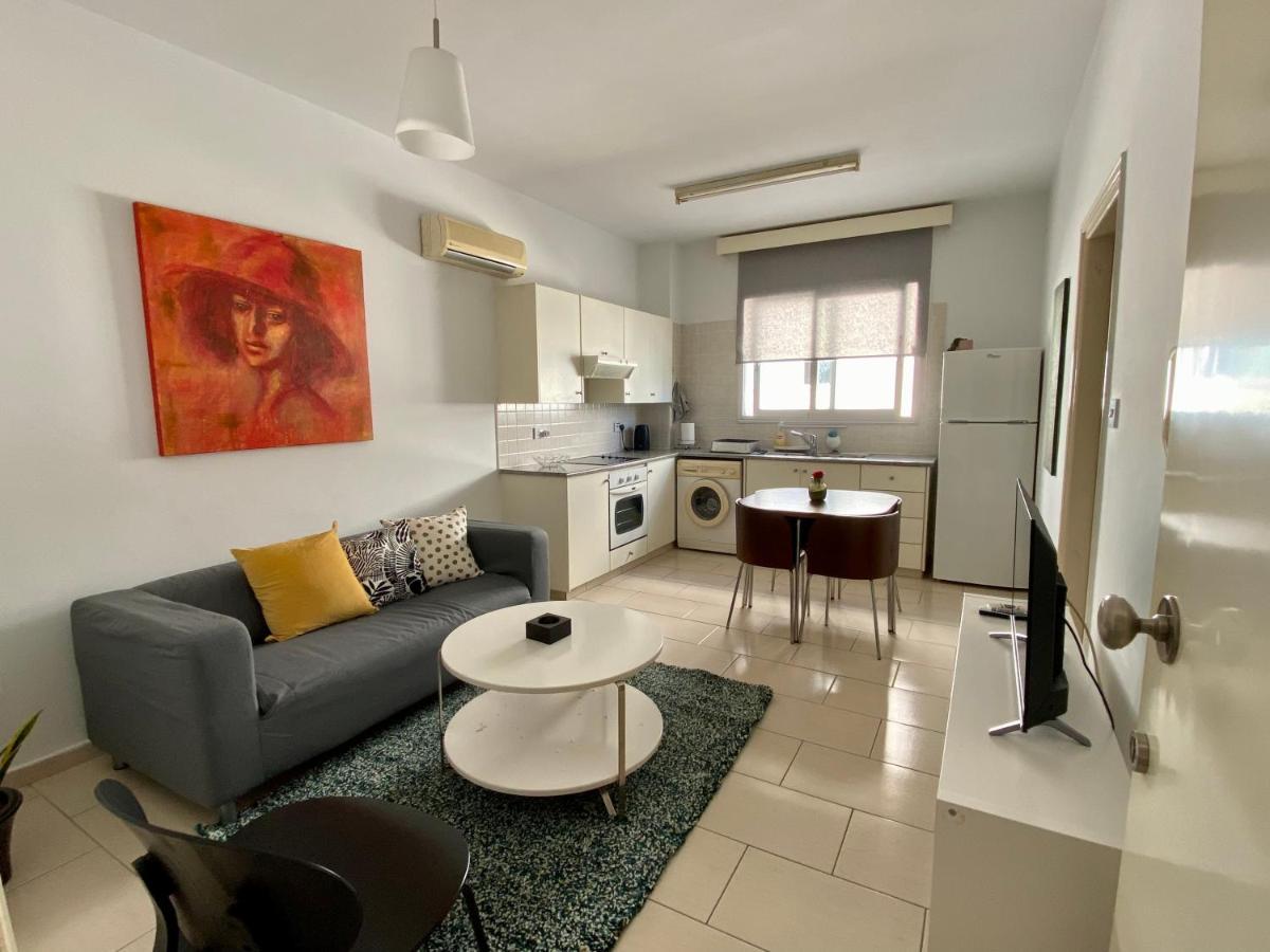Cosy One Bedroom Apartment In Pafos Exteriör bild