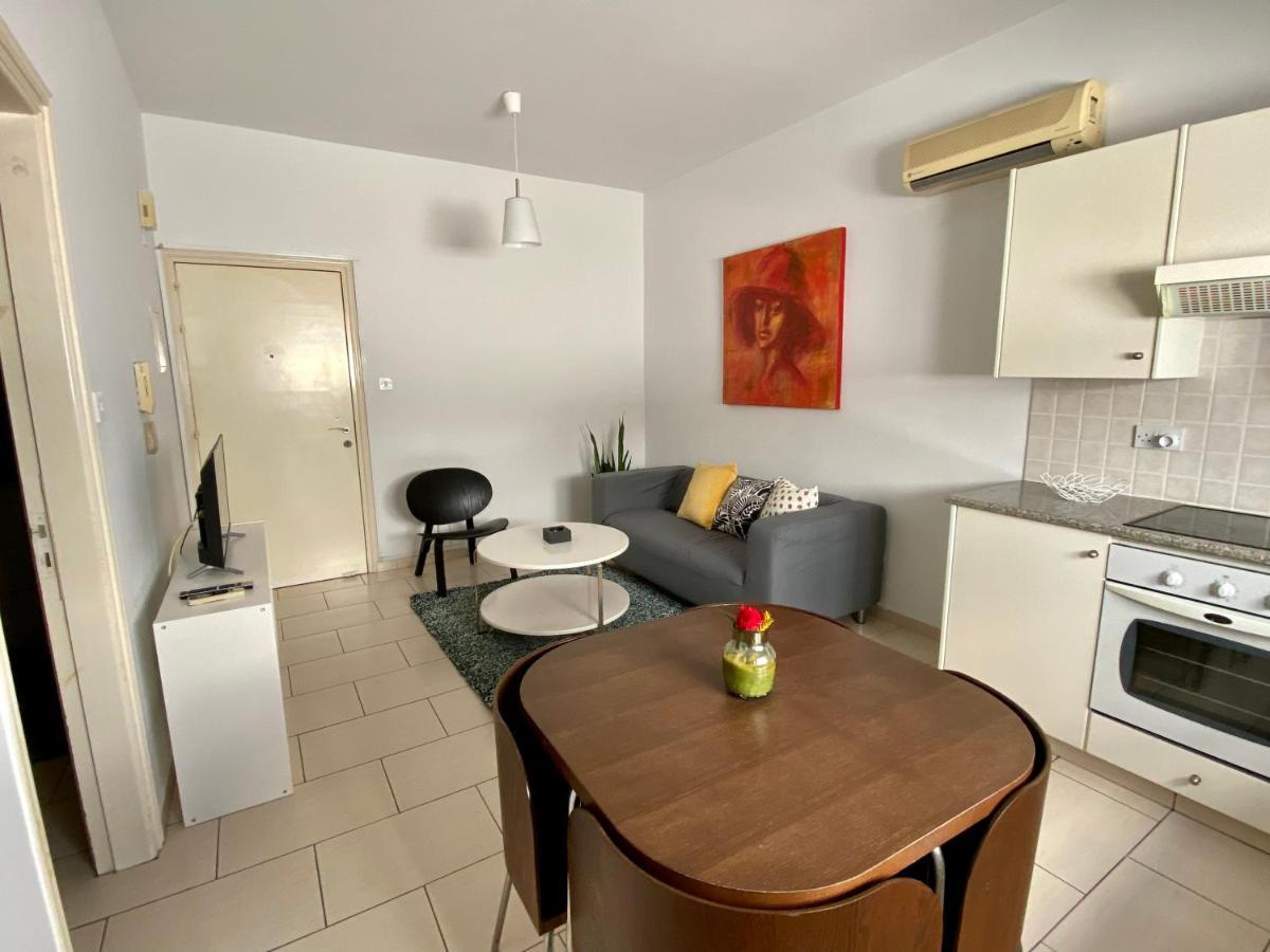 Cosy One Bedroom Apartment In Pafos Exteriör bild