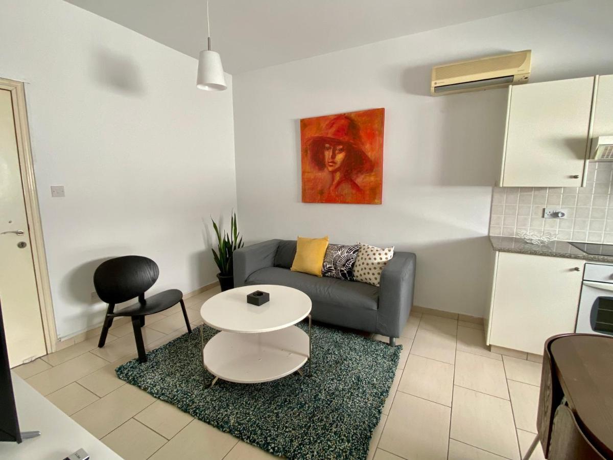 Cosy One Bedroom Apartment In Pafos Exteriör bild